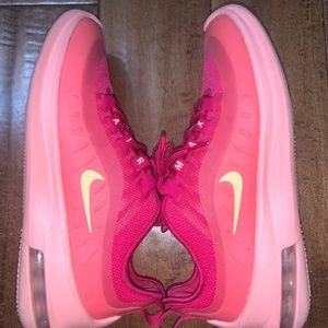 Pink NIKE tennis shoes